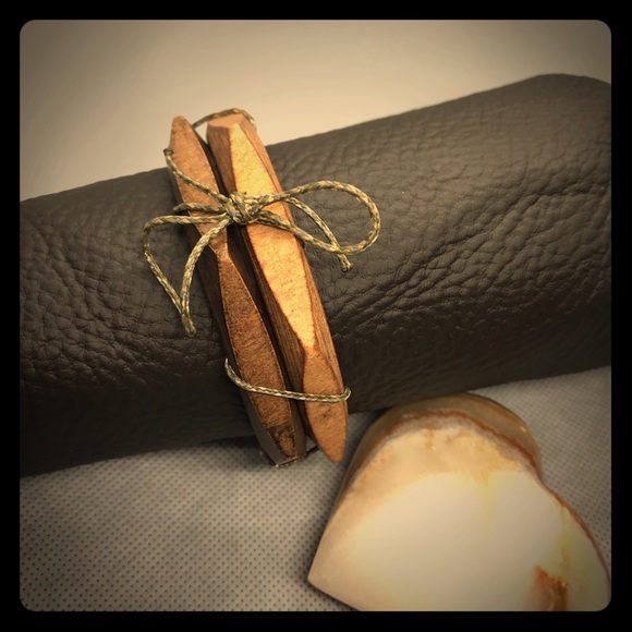 🎉New 🍂 Corded Wood Bangle Bracelet🎉 - Picture 1 of 4